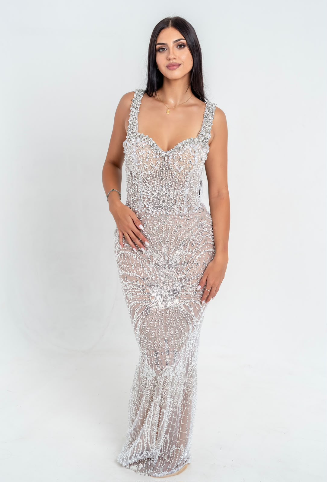 Robe Chiara Maison KALARA, robe de soirée sirène brodée de cristaux, vue de face